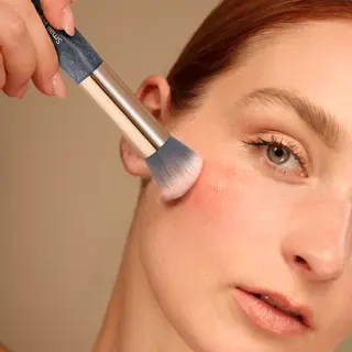 Small stippling brush
